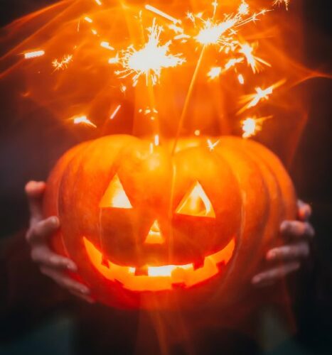 Halloween. In praise of light and shadow