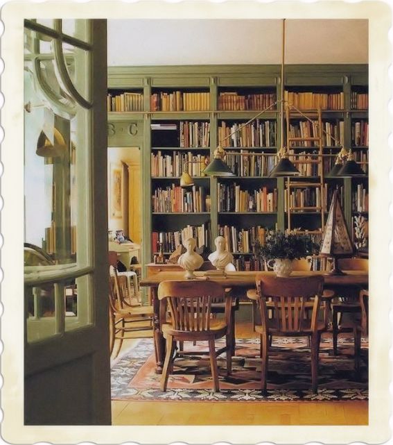 Literary essence of aphorisms