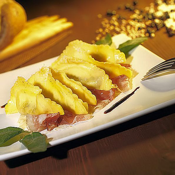 Italian culinary art colleges Tortelli Italian dish